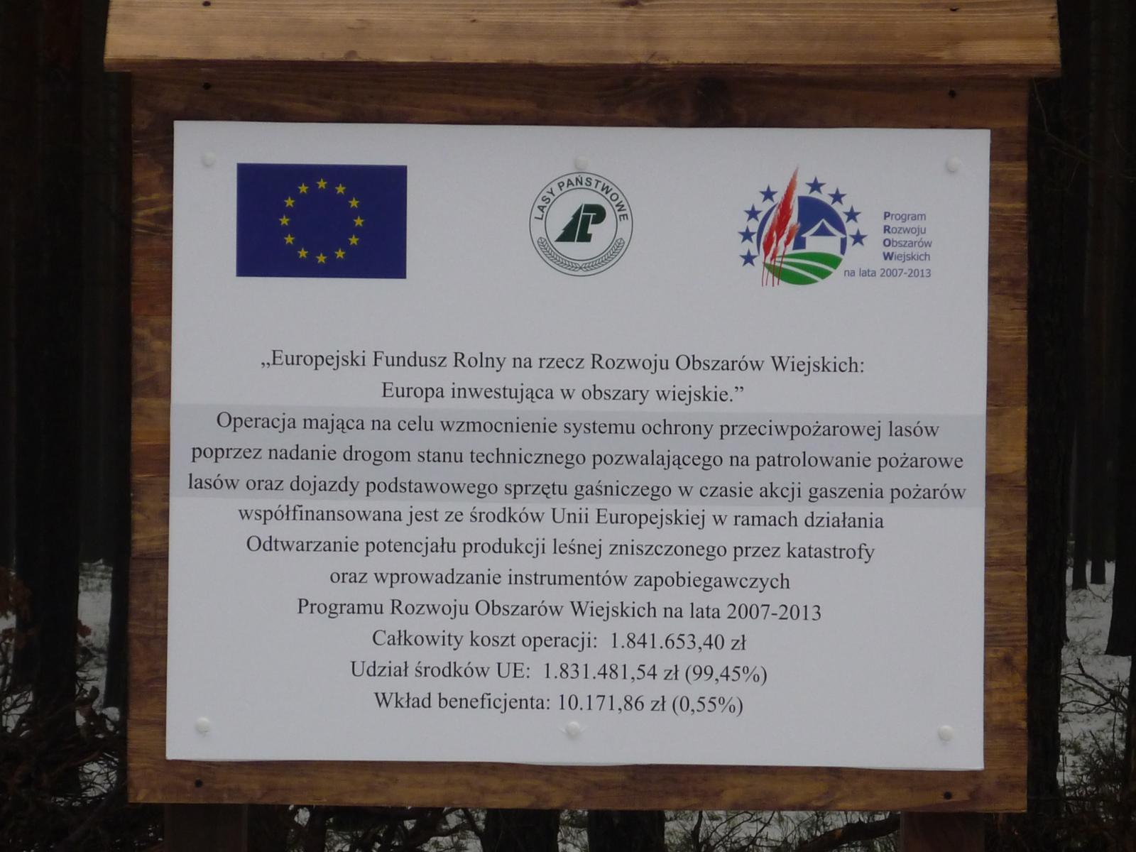 Tablica informacyjna przy drodze leśnej nr 45 (Fot. Wiesław Urbański)